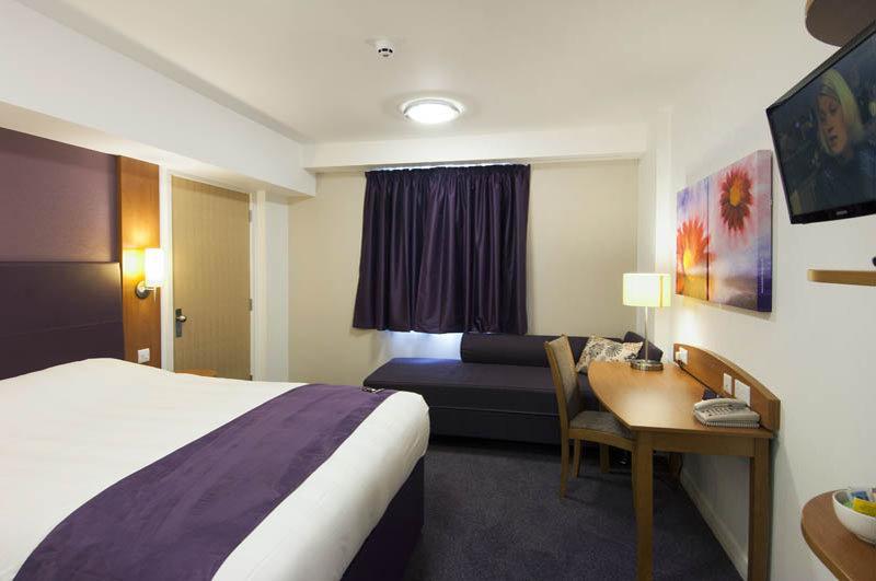 Premier Inn Gravesend - A2/Singlewell Exterior photo